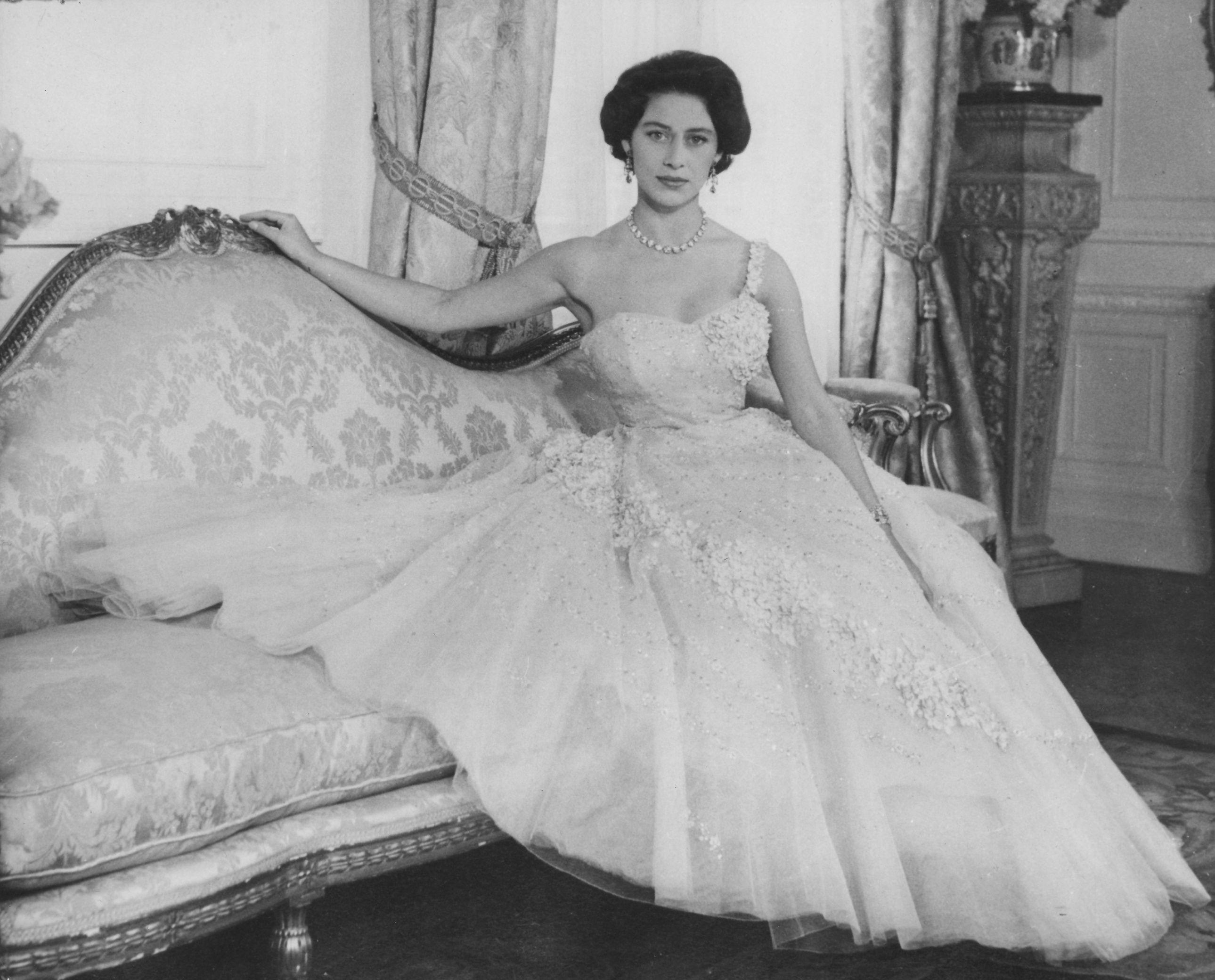 Queen Elizabeth Princess Margaret Wedding Dress - Article Blog