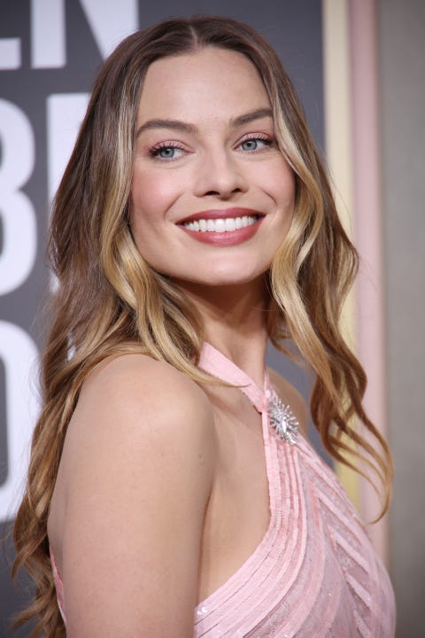 Margot Robbie's curls are the 2023 Golden Globes highlight