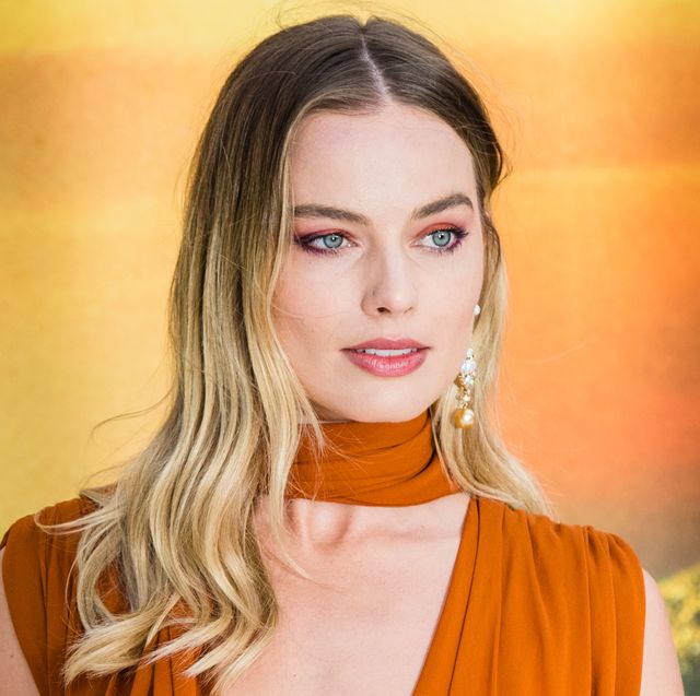 Emma ???? Margot   ????   Margot-robbie-once-upon-a-time-in-hollywood-1564757912.jpg?crop=0.688xw:1.00xh;0