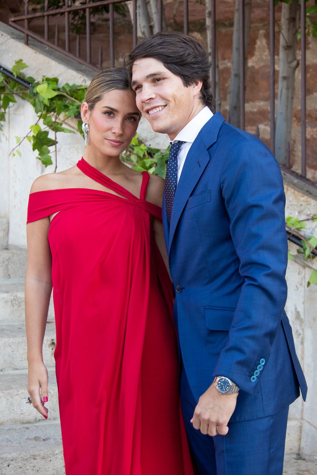 María Pombo triunfa con un vestido rojo en la boda de Teresa Andrés