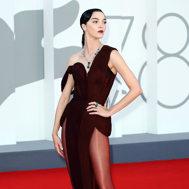 ベネチア国際映画祭　レッドカーペット　セレブ　ドレス　おしゃれ　女優　俳優　モデル　ハリウッド俳優　スター