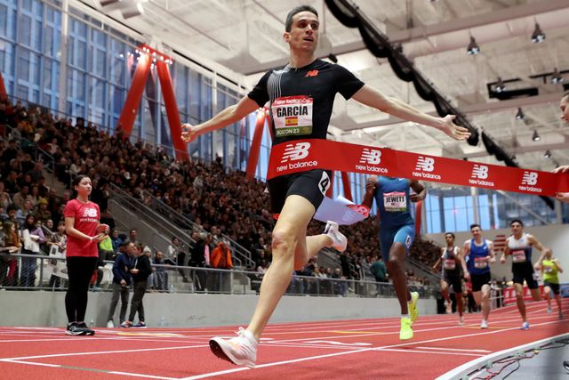 mariano garcía gana los 800 metros del grand prix de boston