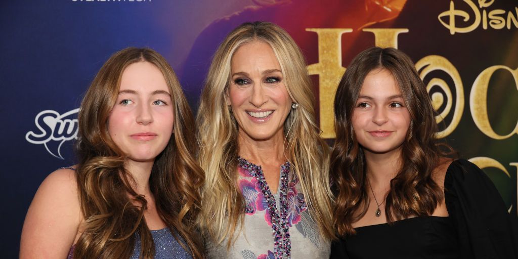 Sarah Jessica Parker's Twin Daughters Make Rare Appearance at 'Hocus Pocus 2' Premiere