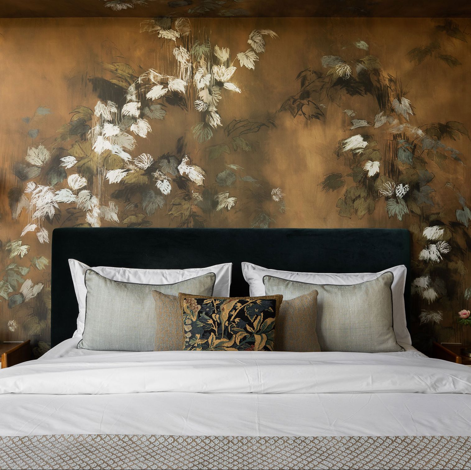 35 Bedroom Wallpaper Ideas That Are Anything But Snoozy