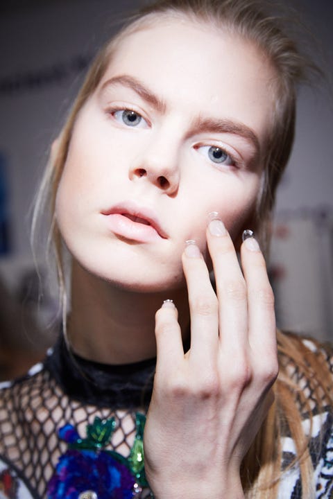 Messy manicures are the next big nail trend - Fashion Week spring ...