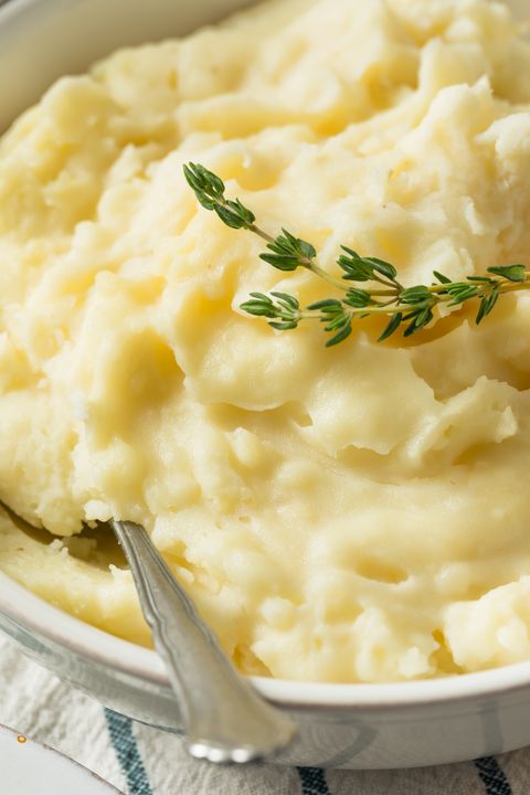 homemade thanksgiving garlic mashed potatoes with salt and pepper