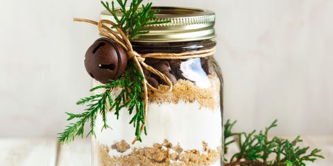 47 mason jar christmas crafts fun diy holiday craft projects
