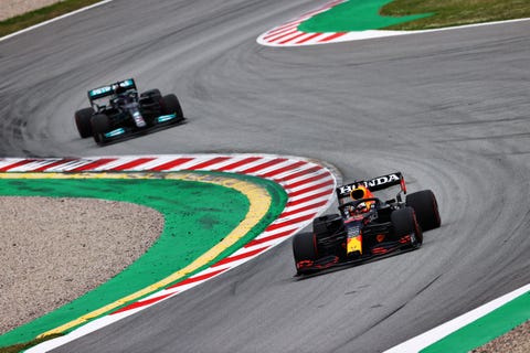 max verstapen y lewis hamilton en el gran premio de españa en 2021