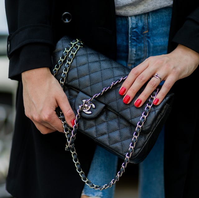 rode-nagellak-chanel-tas rode-nagellak-chanel-tas