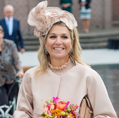 Reina Máxima de Holanda en Drente con un look total nude
