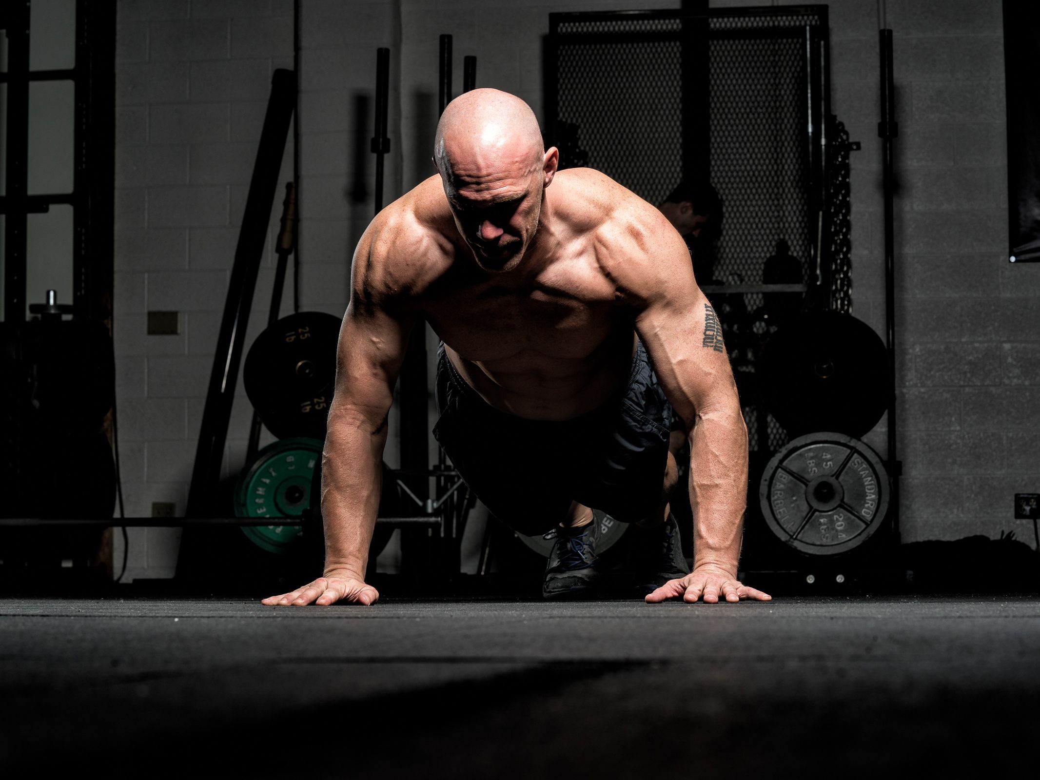 smartwatch that tracks weight lifting