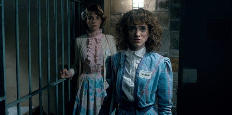 maya hawke as robin buckley and natalia dyer as nancy wheeler, stranger things, season 4