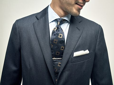 ネクタイ業界のプロに学ぶ 万能的な結び方とシャツの選び方