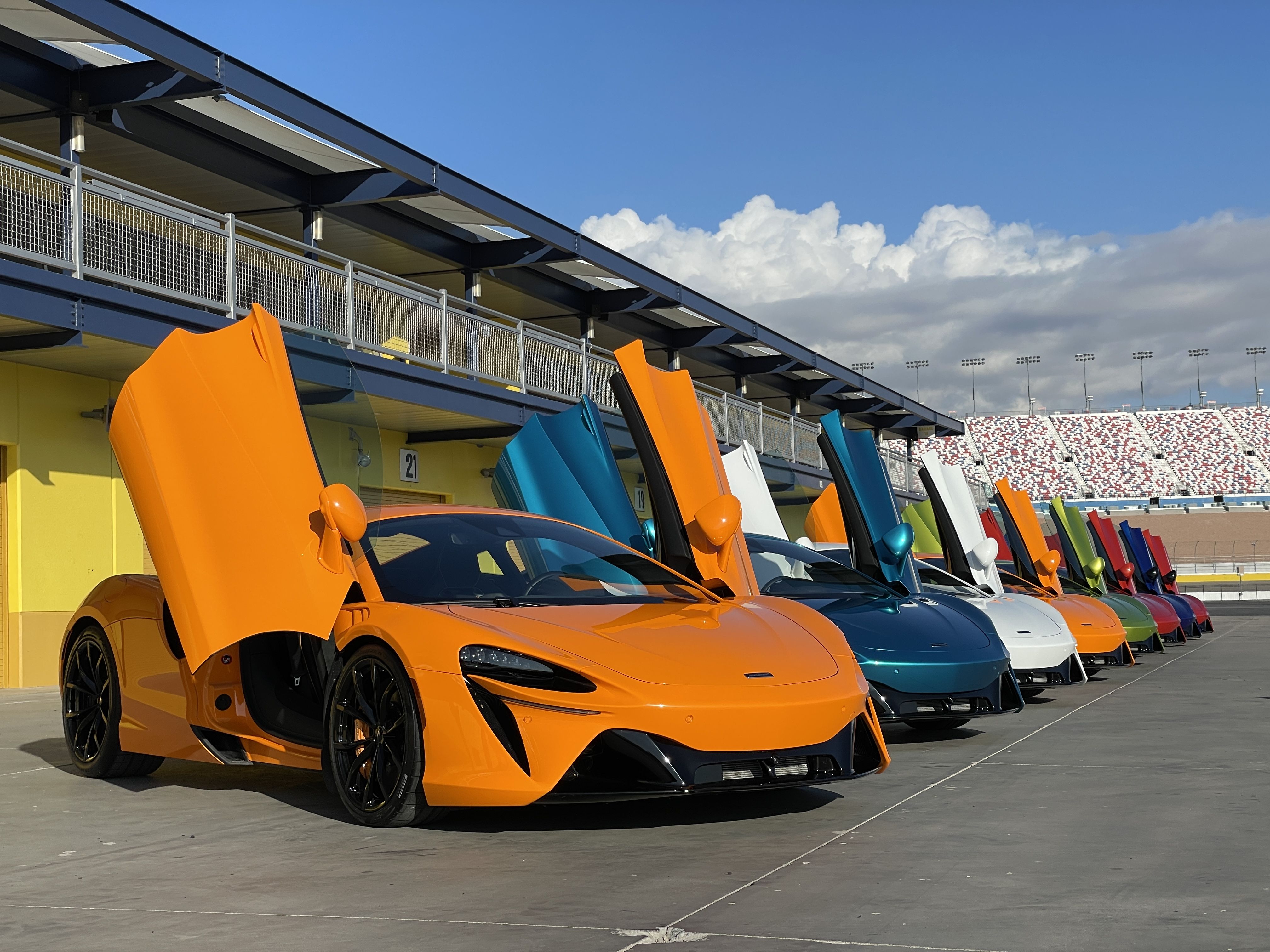 2023 McLaren Artura Review: a New Era for the Supercar Brand