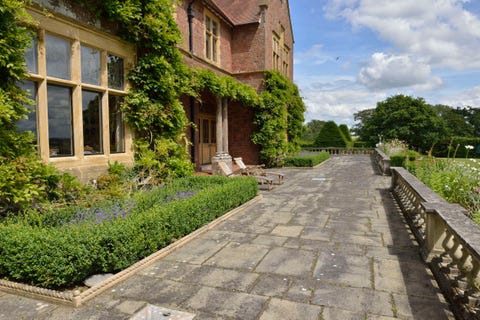 An Elegant Edwardian Manor House In Devon