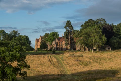 An Elegant Edwardian Manor House In Devon