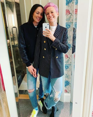 Women's soccer team to world victory during the world cup in 2019, making waves for her bold style of play and the outspokenness. Megan Rapinoe Sue Bird Wedding - Megan Rapinoe And Sue Bird S Body Language Revealed