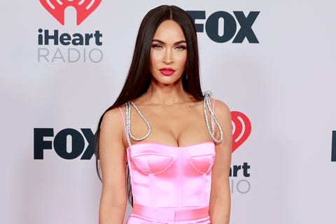 ミーガン フォックス ドレスを愛する息子を応援 他の人からなんと言われても自信を持って ミーガン フォックス ドレスを愛する息子を応援 他の人からなんと言われても自信を持って