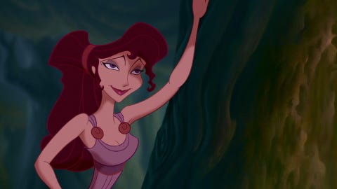 megara con sonrisa ironica