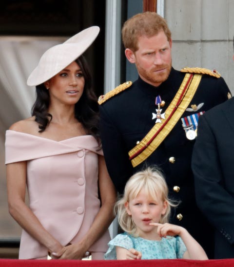 梅根马克尔穿着海军纪梵希看着进军2019年的颜色 - HarpersBAZAAR.com -meghan-duchess-of-sussex-prince-harry-duke-of-sussex-and-news-photo-973426172-1559942990