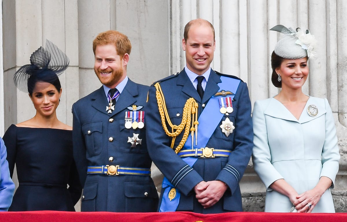 Royal Family Text Chain - Prince Harry, Meghan Markle, Prince William ...