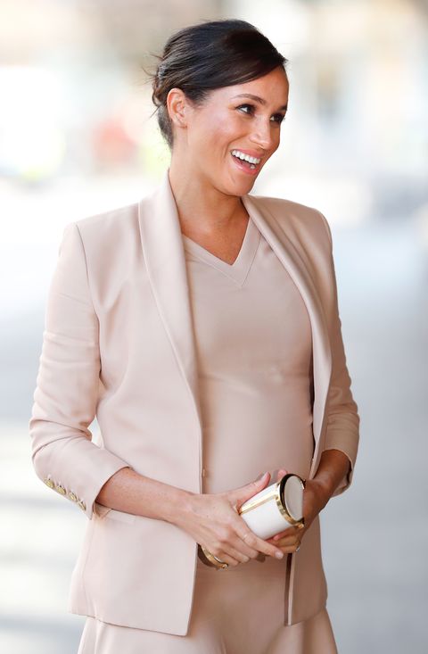 the duchess of sussex visits the national theatre
