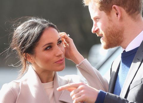 meghan markle looking at harry