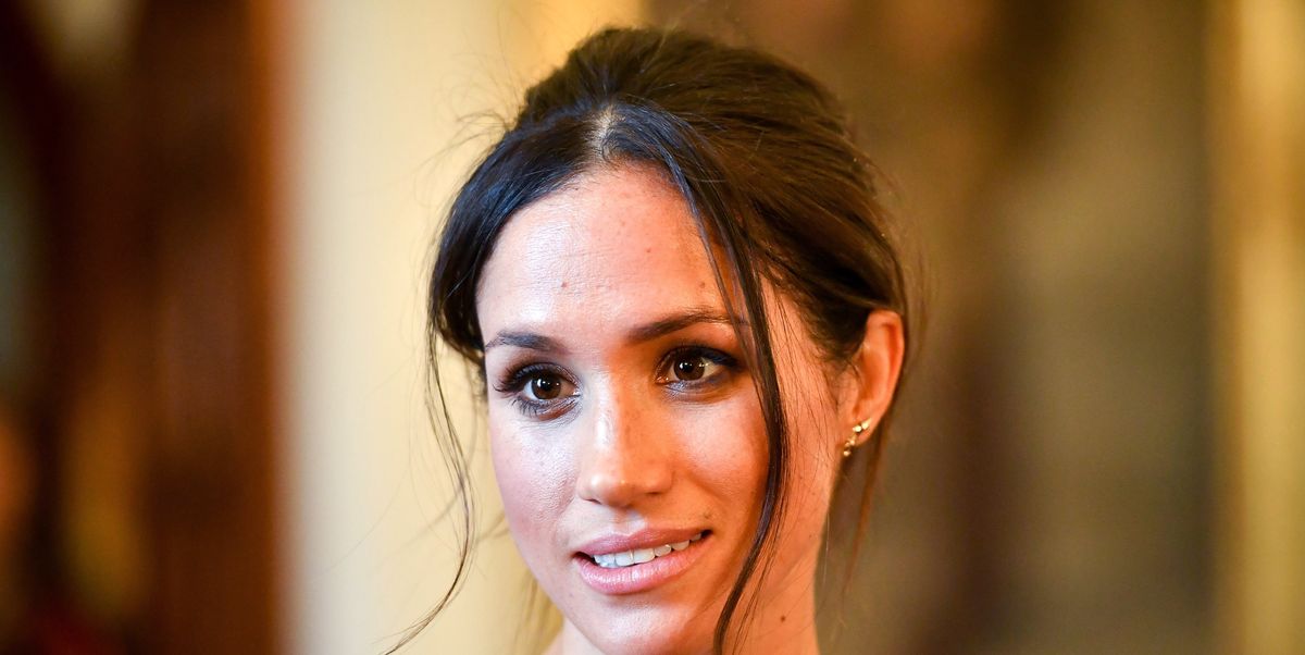 Why Is There a Mirror on Meghan Markle's British Vogue Cover?
