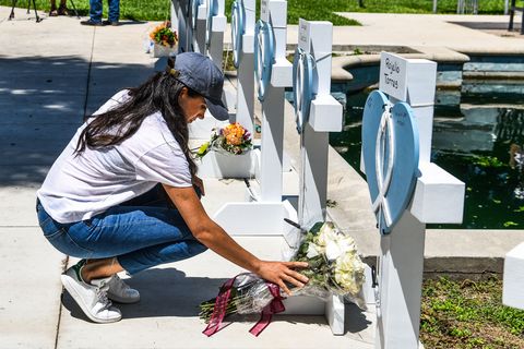 meghan markle en el homenaje a las víctimas del tiroteo de texas