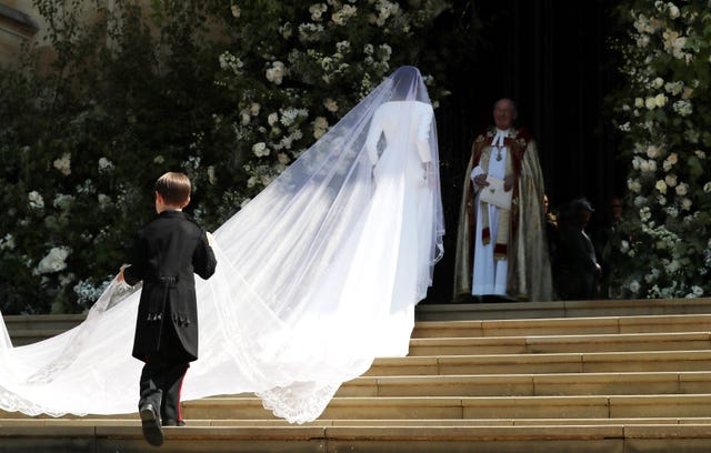 meghan markle veil length