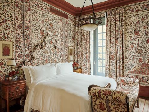 imagen de una habitación del hotel santo mauro, uno de los mejores hoteles de madrid