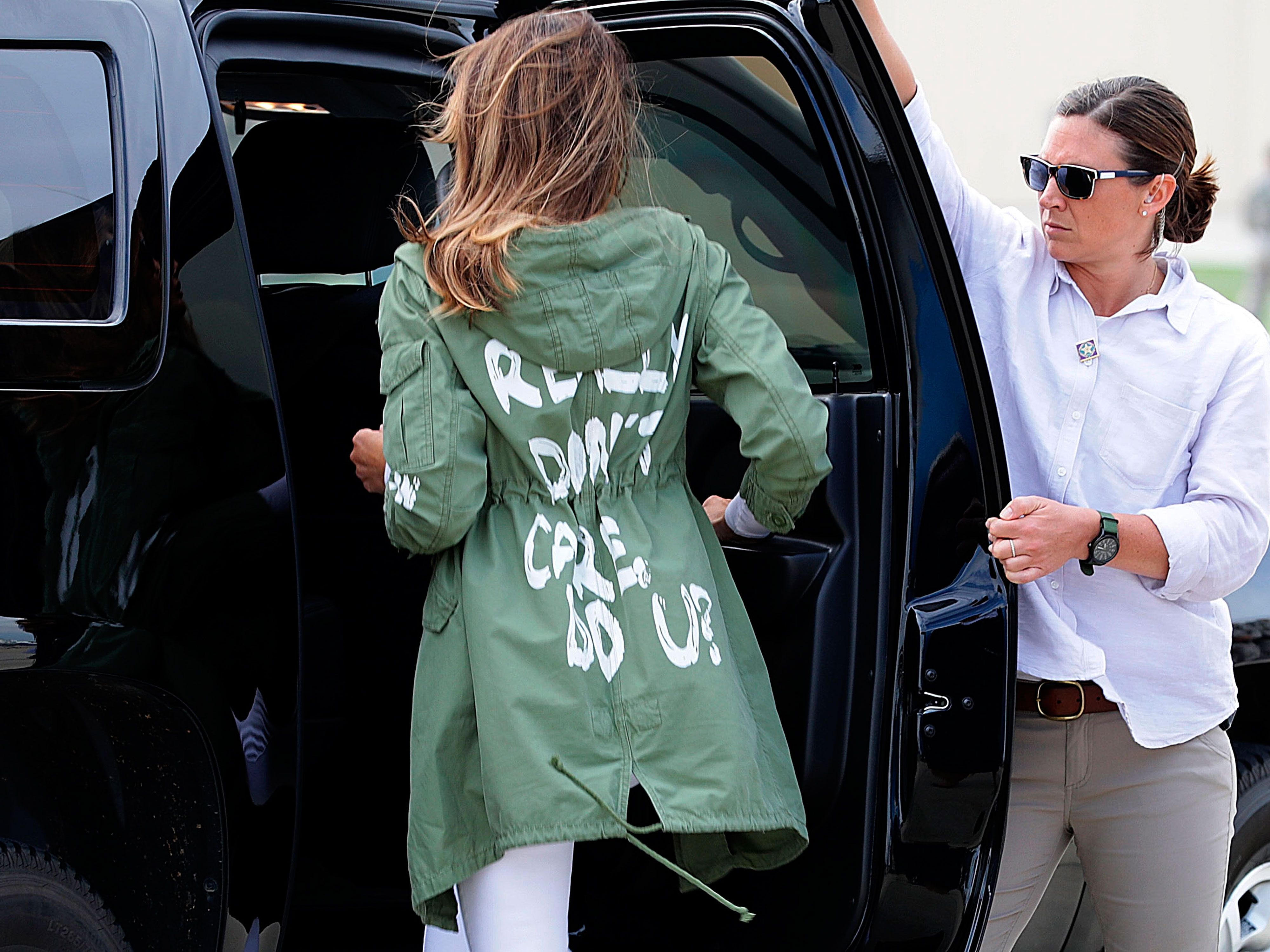 Melania Trump Says Don T Care Jacket Was A Message Why Did Melania Trump Wear I Don T Care Jacket