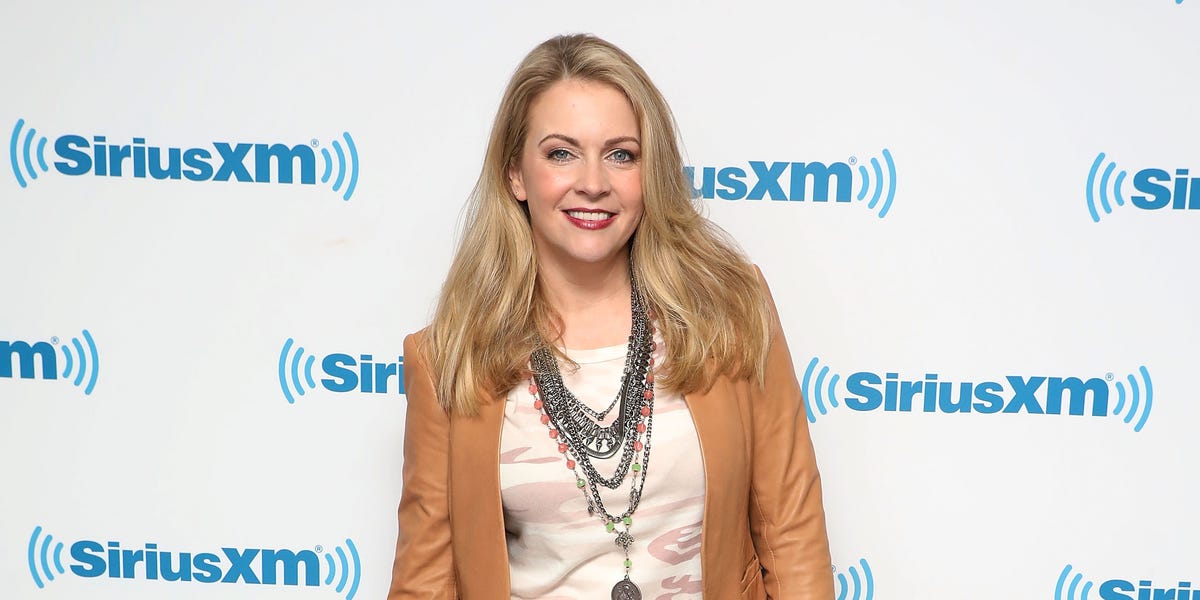 Melissa Joan Hart Reacts to Old Paparazzi Beach Photo Used to Body-Shame Her - Prevention Magazine