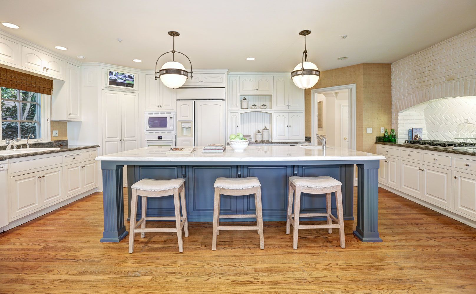 40 Blue Kitchen Ideas Lovely Ways To Use Blue Cabinets And Decor In Kitchen Design