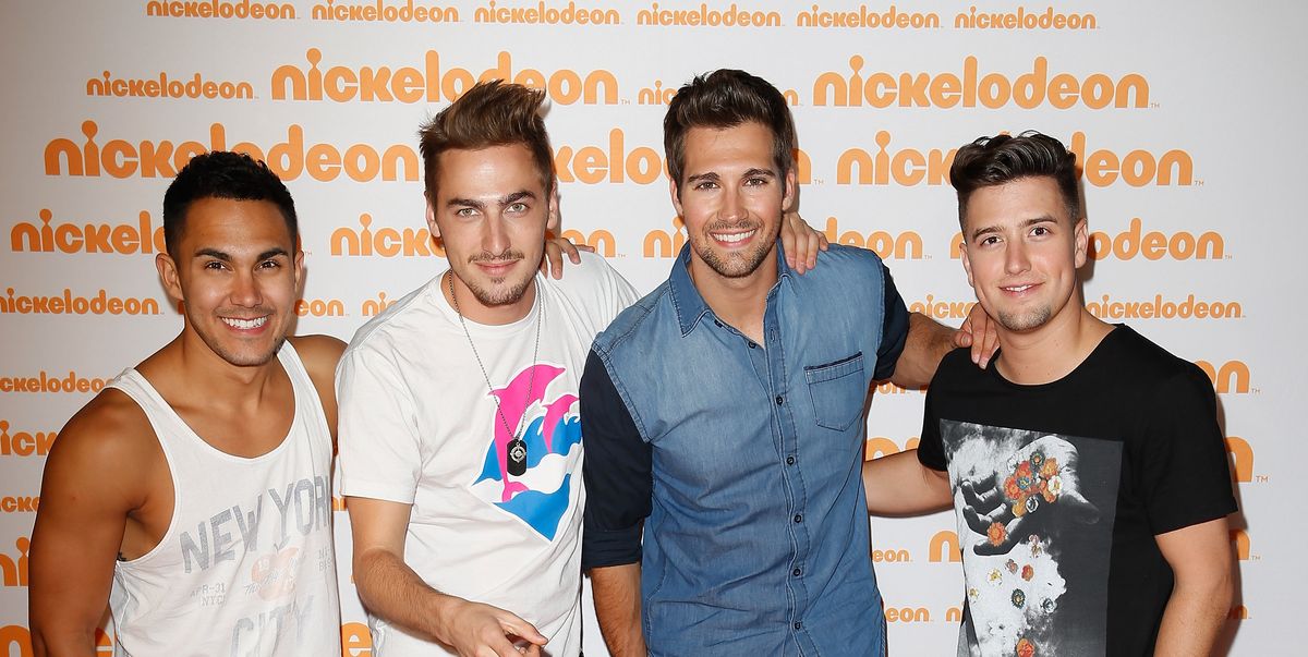 Big Time Rush Reunite for Acoustic Performance of "Worldwide" and Fans