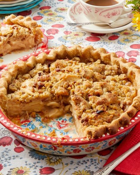 dreamy apple pie in floral pie pan