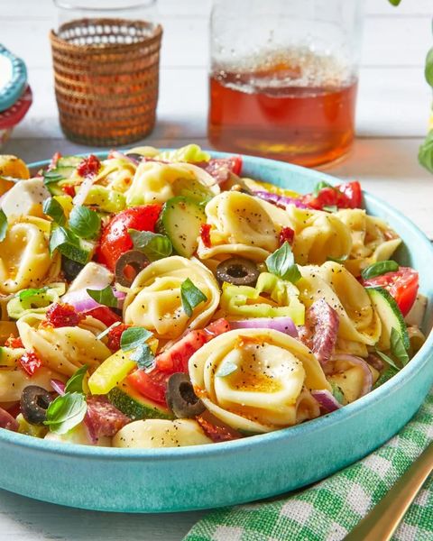 tortellini pasta salad with olives and tomatoes