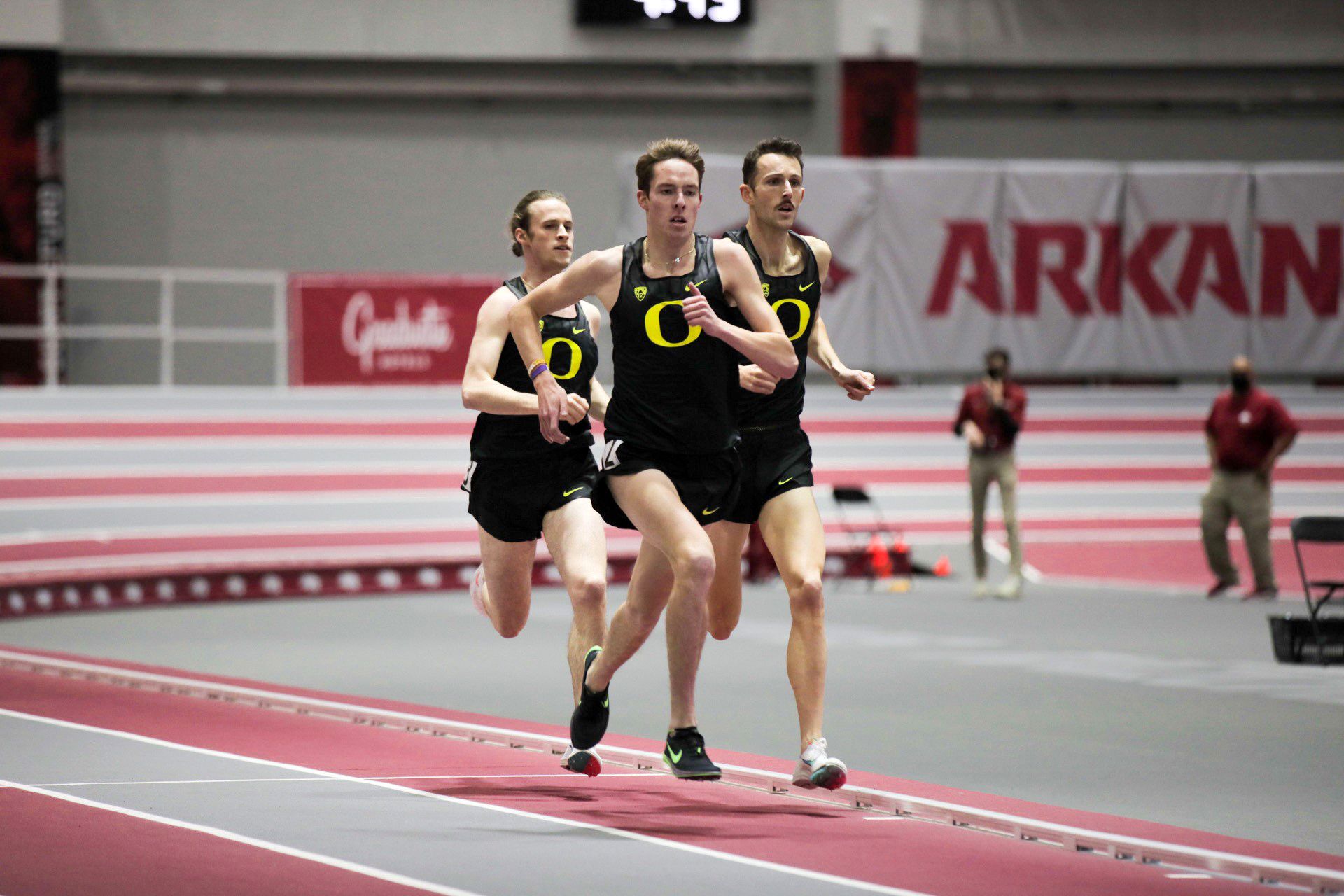 men's indoor track shoes
