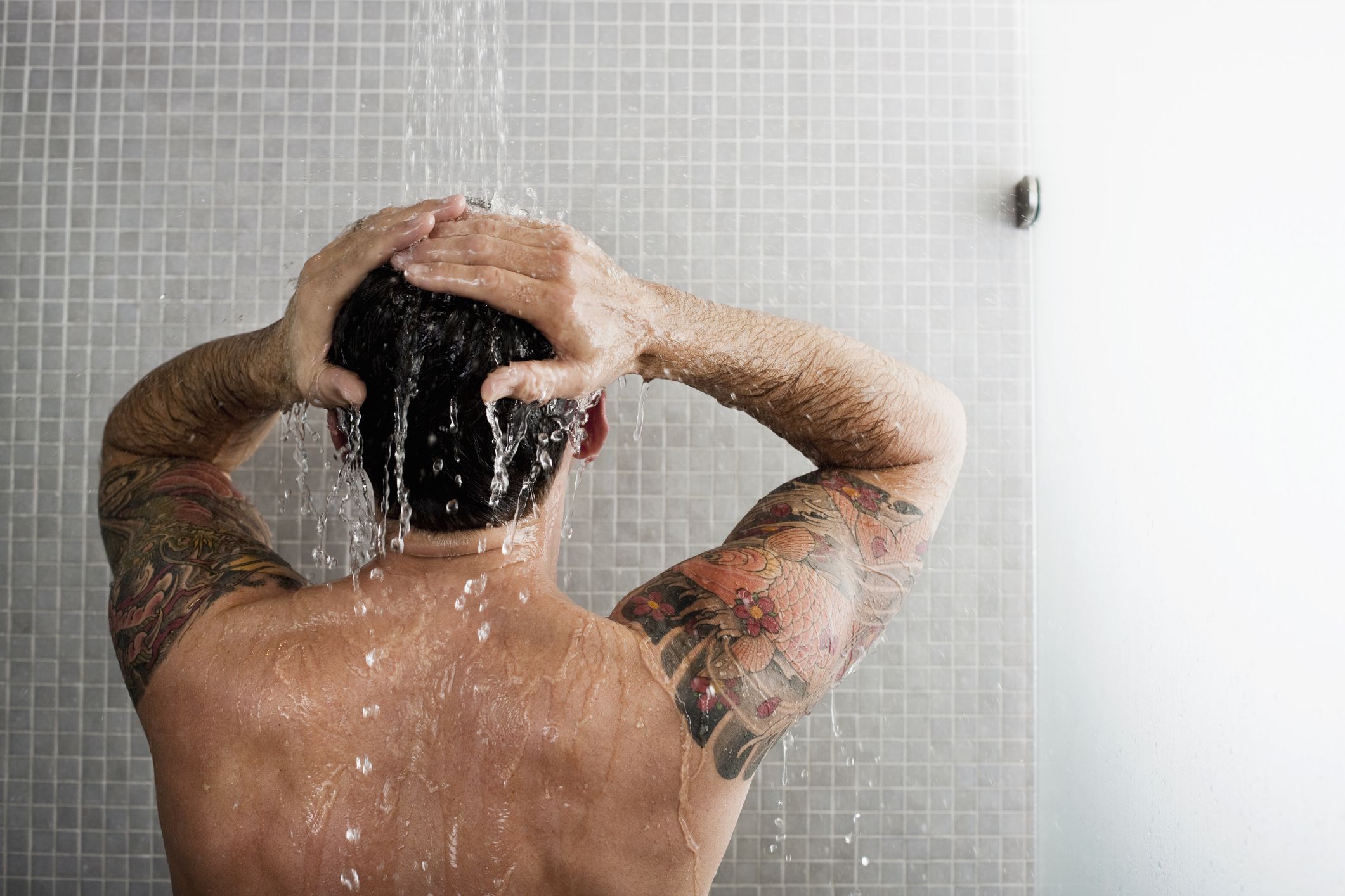 Daily use shampoos for men who shower every day