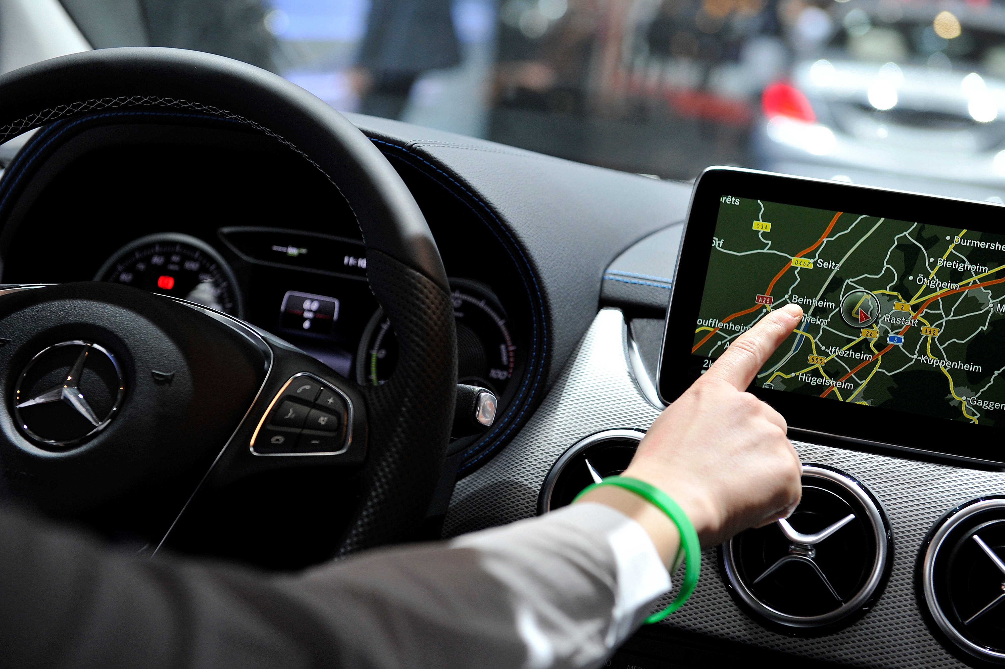 Infotainment Screens Actually Distract Drivers, Study Shows