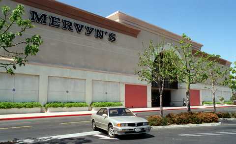 FI.Mervyn's.Outside.0410.GK—The exterior of Mervyn’s , on Barranca, Irvine. Reporter:Recard