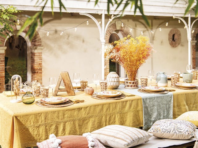 mesa en el jardín para celebrar