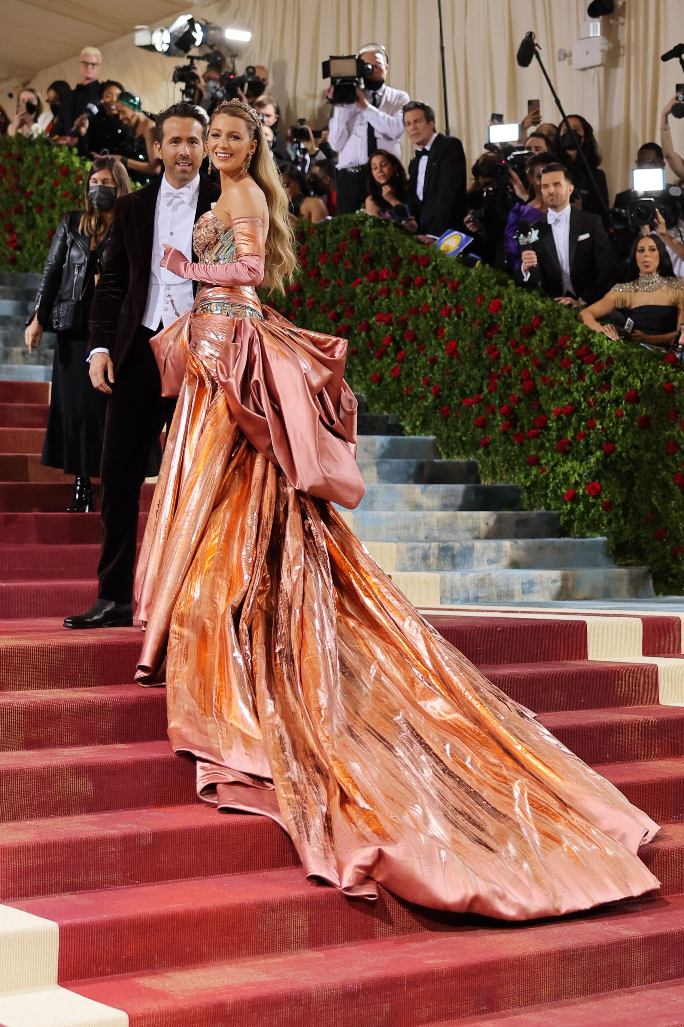 Sportschool rekken Derbevilletest Blake Lively in jurk van Atelier Versace tijdens Met Gala 2022
