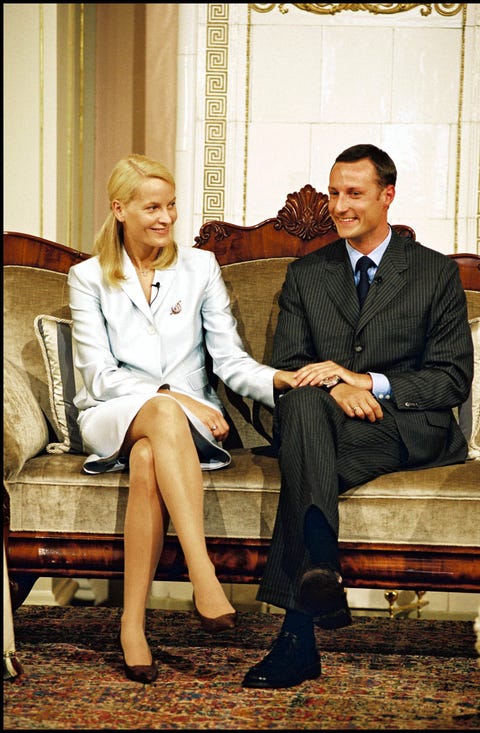 matrimonio, pareja, príncipes, ropa formal, sentados la princesa mette marit y el príncipe haakon sentados posando