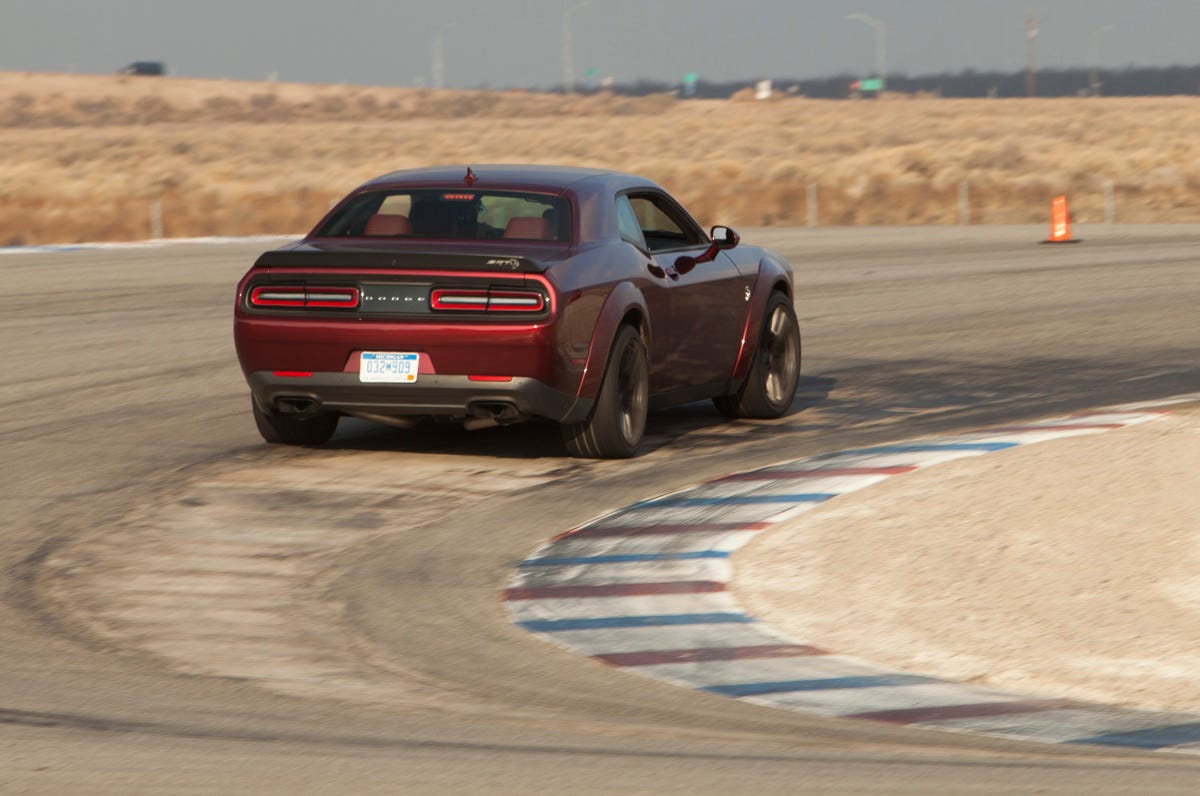 2018 Challenger Hellcat Widebody: Better to Drive, Harder to Park