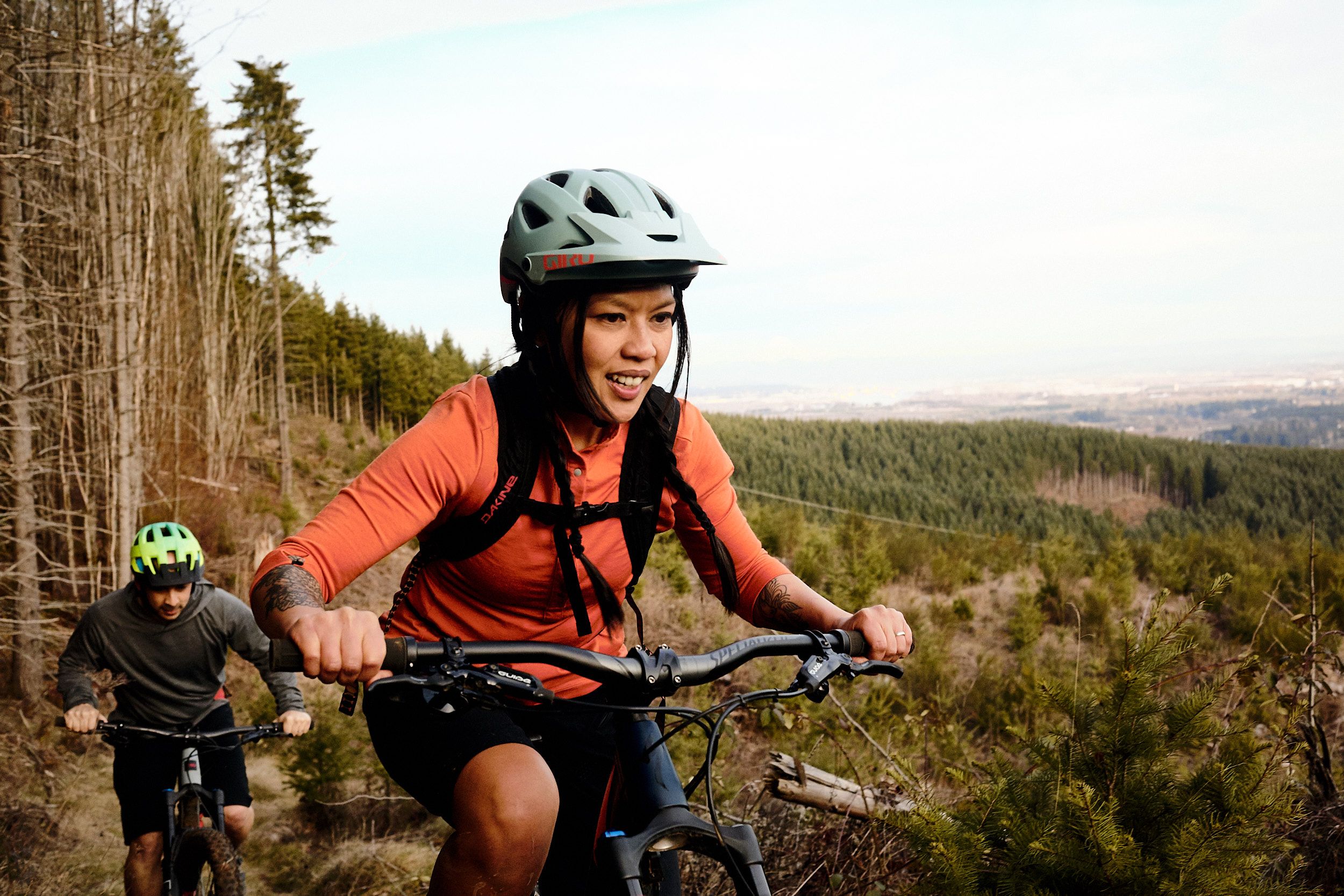 female pro mountain bike riders