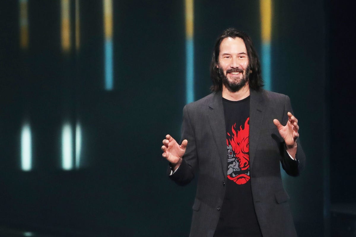 Keanu Reeves Looks Exactly The Same In Photos From Bill