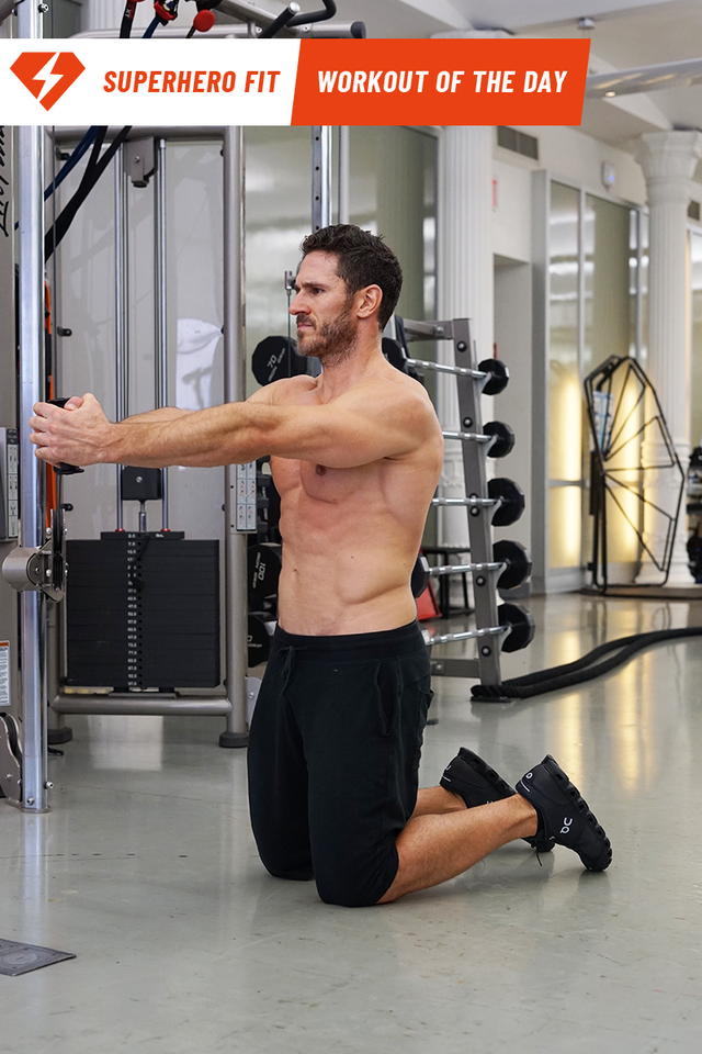 Ryan Reynolds Trainer Demonstrates Kneeling Punchout Exercise 