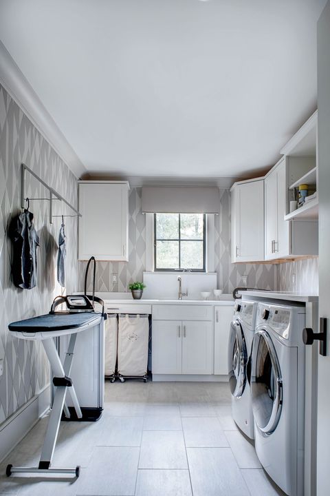 Lovely Functional Laundry Room Ideas, What Is The Best Flooring For Laundry Room