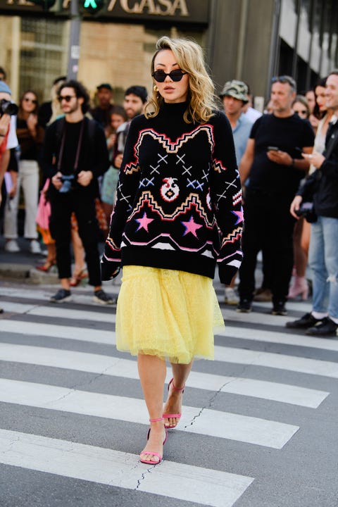 Fashion, Street fashion, Clothing, Fashion model, Eyewear, Yellow, Sunglasses, Pink, Snapshot, Fashion show, Fashion, Street fashion, Clothing, Fashion model, Eyewear, Yellow, Sunglasses, Pink, Snapshot, Fashion show,